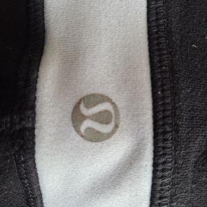 Lululemon bootleg pants (black)